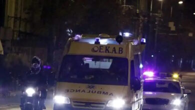 Κερατσίνι:-Πέταγε-πράγματα-από-το-μπαλκόνι-και-μετά-πήδηξε-στο-κενό