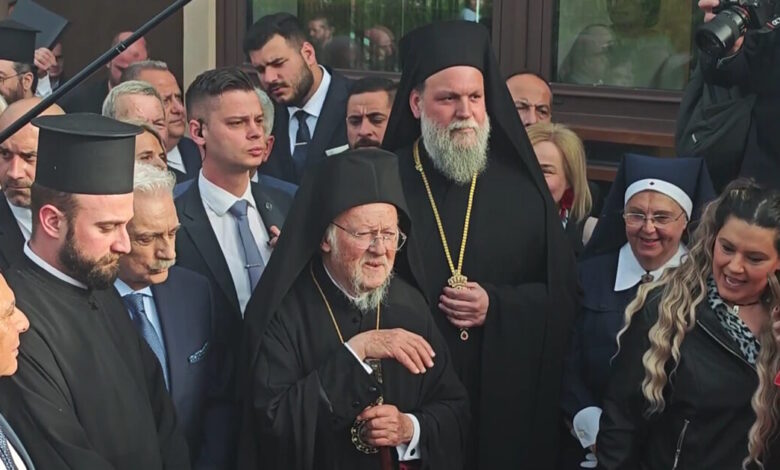 Ο-Βαρθολομαίος-στο-«Ιωνικό-Κέντρο»,-παρών-και-ο-Ιερώνυμος-στο-συγκινητικό-φινάλε-της-πατριαρχικής-επίσκεψης-στην-Ελλάδα