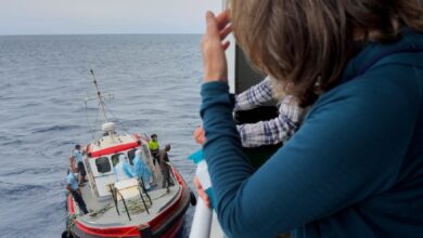 Χανταϊός:-Νέες-εικόνες-από-το-κρουαζιερόπλοιο-της-καραντίνας-–-«Δεν-πρέπει-να-φοβόμαστε-την-εξάπλωση»-λέει-ο-Γκίκας-Μαγιορκίνης