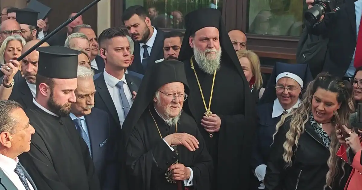 Ο-Βαρθολομαίος-στο-«Ιωνικό-Κέντρο»,-παρών-και-ο-Ιερώνυμος-στο-συγκινητικό-φινάλε-της-πατριαρχικής-επίσκεψης-στην-Ελλάδα