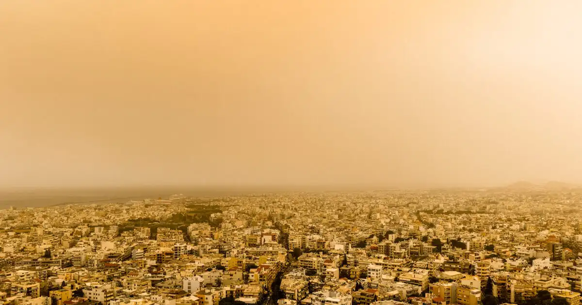 Καιρός:-Μέχρι-και-την-Κυριακή-το-πέρασμα-της-αφρικανικής-σκόνης-–-Ξεκινούν-τα-33άρια-από-την-Τρίτη