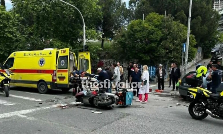 Τροχαίο-στη-Θεσσαλονίκη:-Σφοδρή-σύγκρουση-μεταξύ-δύο-μηχανών-και-αυτοκινήτου,-2-σοβαρά-τραυματίες