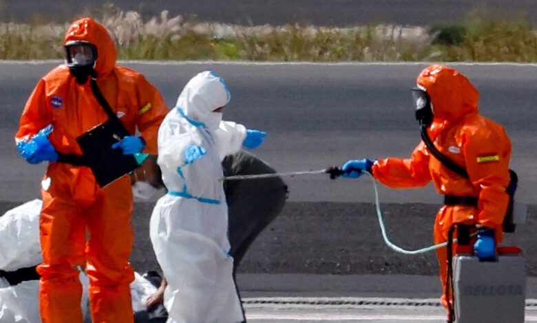 Χανταϊός:-Σε-εξέλιξη-η-επιχείρηση-για-την-απομάκρυνση-των-επιβατών-του-κρουαζιερόπλοιου-–-Αναχώρησαν-από-την-Τενερίφη-οι-Ισπανοί-και-οι-Γάλλοι