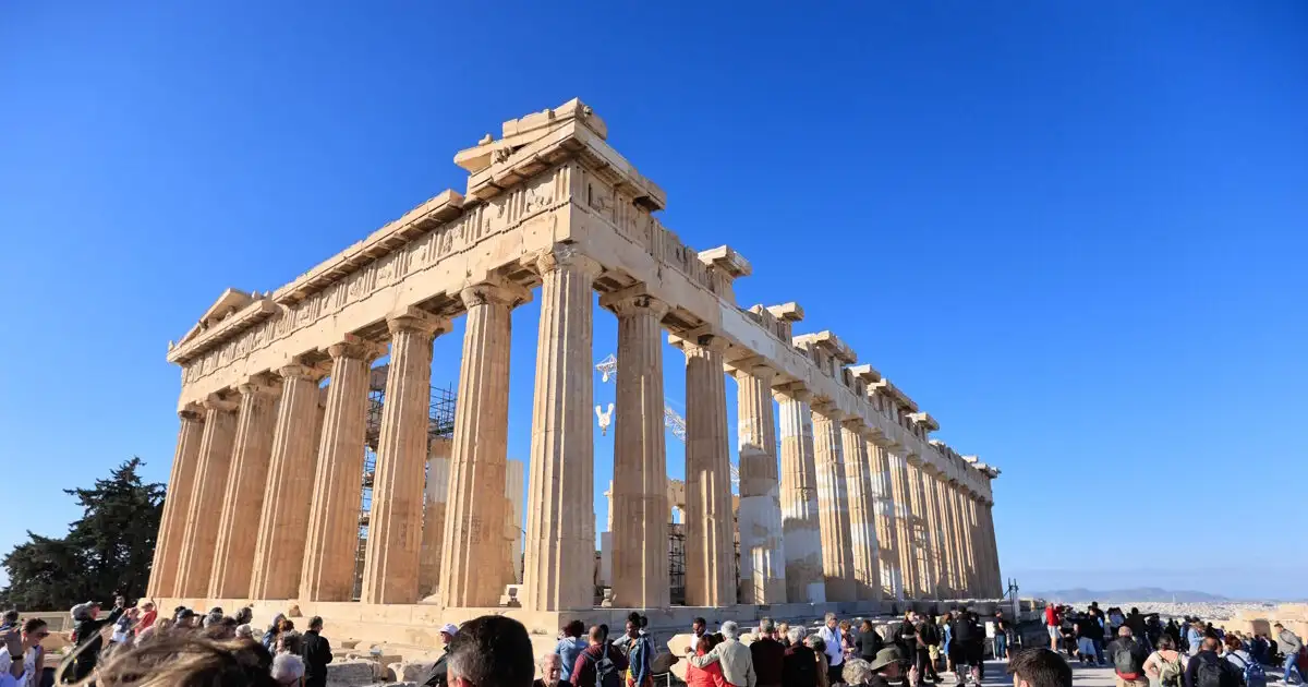 Καιρός-σήμερα:-31-βαθμοί-στην-Αττική-και-άνεμοι-7-μποφόρ-στο-Αιγαίο