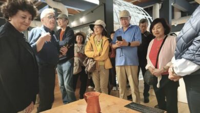 aμερικανοί-και-Κινέζοι-επισκέπτες-στο-Μουσείο-Τσιτσάνη-–-Συνύπαρξη-πολιτισμών