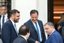 Μαρινάκης-και-Γεωργιάδης-σηκώνουν-το-γάντι-στους-«10»-της-ΝΔ-για-την-αιχμηρή-επιστολή-πριν-το-συνέδριο:-«Κοιτά-ποιος-μιλάει»