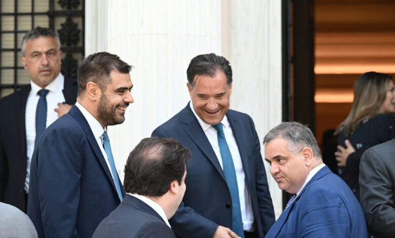 Μαρινάκης-και-Γεωργιάδης-σηκώνουν-το-γάντι-στους-«10»-της-ΝΔ-για-την-αιχμηρή-επιστολή-πριν-το-συνέδριο:-«Κοιτά-ποιος-μιλάει»