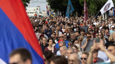 Σερβία:-Αυτοκίνητο-προσπάθησε-να-«σπάσει»-διαδήλωση-στο-Βελιγράδι-και-παρέσυρε-90χρονο-–-Δείτε-βίντεο