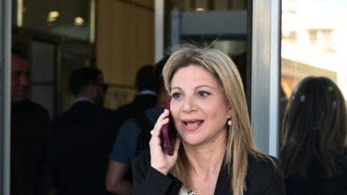 Με-τη-Μαρία-Καρυστιανού-ο-δημοσιογράφος-Θανάσης-Αυγερινός-–-«Δεν-θα-μπορούσα-να-λείπω-από-μια-τέτοια-ιστορική-συγκυρία»,-είπε-για-το-νέο-κόμμα