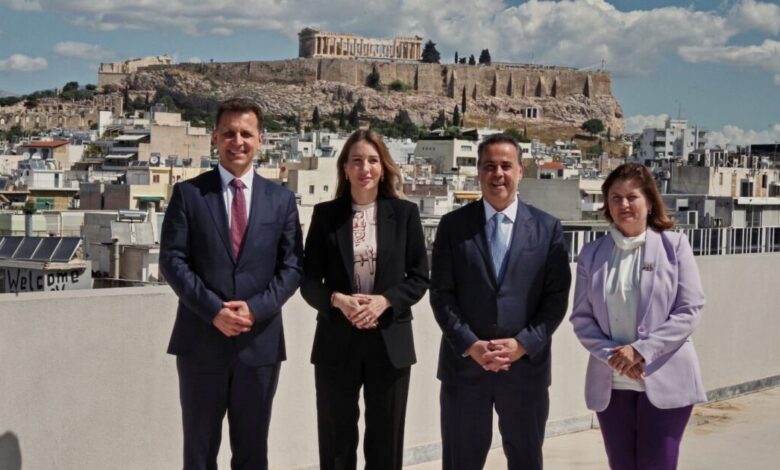 Παπασταύρου:-Συμφωνία-για-διεύρυνση-του-Κάθετου-Διαδρόμου-με-τη-Βόρεια-Μακεδονία-και-τη-Σερβία