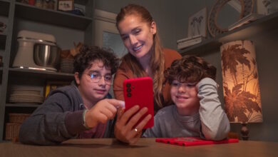 connected-childhood:-Γιατί-οι-έφηβοι-δυσκολεύονται-να-αποσυνδεθούν-από-το-διαδίκτυο;