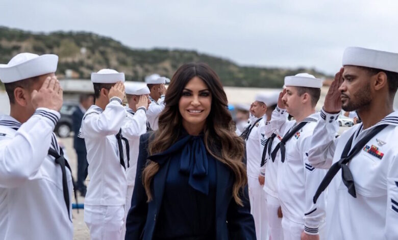 Η-Κίμπερλι-Γκιλφόιλ-«ανέβασε»-φωτογραφίες-από-την-επίσκεψη-στη-ναυτική-βάση-της-Σούδας