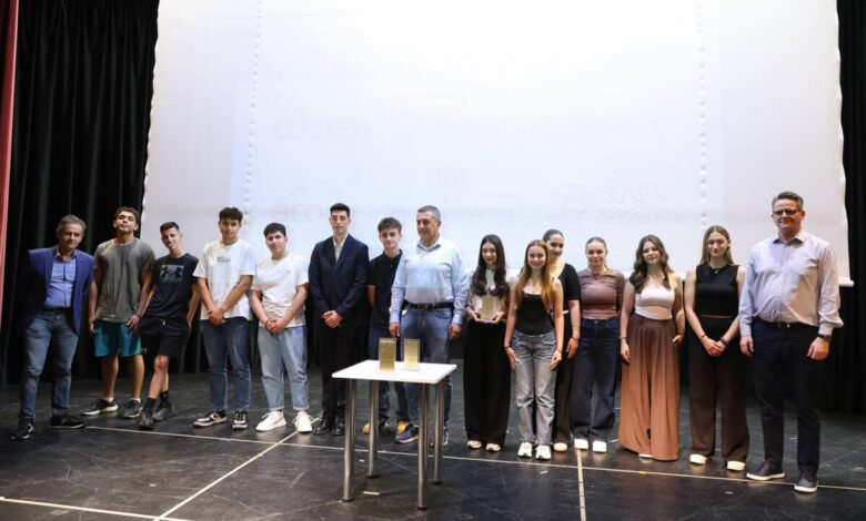“nέοι-και-Διαδίκτυο”:-Βραβεύτηκαν-οι-τέσσερις-νικήτριες-σχολικές-μονάδες-της-Θεσσαλίας