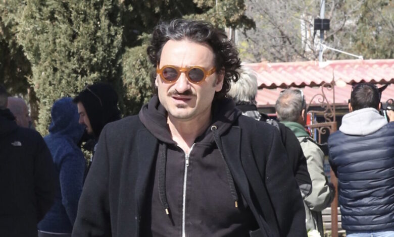 Θρήνος-για-τον-Βασίλη-Χαραλαμπόπουλο:-Πέθανε-ο-πατέρας-του