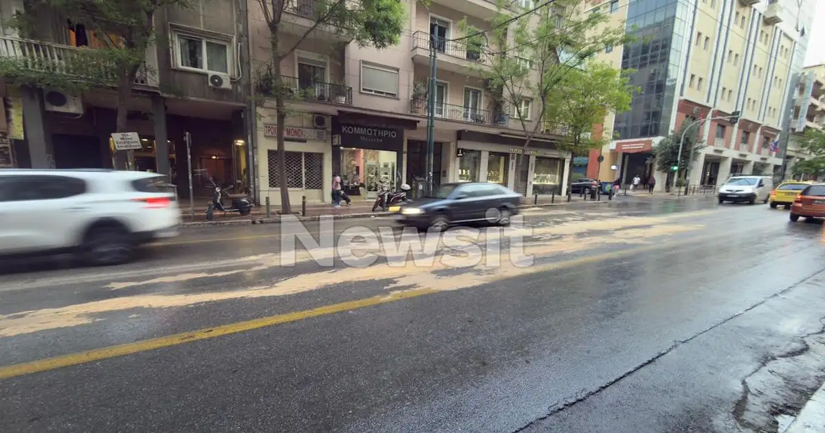 Τροχαίο-στην-Πατησίων-με-2-τραυματίες,-συγκρούστηκαν-3-αυτοκίνητα-και-2-μηχανές