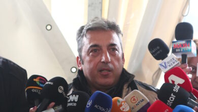 Τέμπη-–-Παύλος-Ασλανίδης:-Δεξαμενές-προπανίου-κάτω-από-τη-δικαστική-αίθουσα-στη-Λάρισα