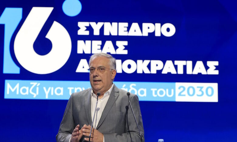 Τάκης-Θεοδωρικάκος-στο-16ο-συνέδριο-της-ΝΔ:-Δεν-θα-είχαμε-πετύχει-τίποτα-αν-δεν-έδινε-η-παράταξη-τις-μάχες-ενωμένη