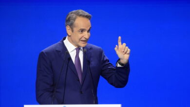 Συνέδριο-ΝΔ:-Το-μήνυμα-για-εκλογές-το-2027,-οι-αιχμές-για-την-απουσία-Καραμανλή-και-Σαμαρά-και-η-«απάντηση»-στον-Δένδια
