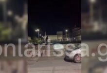 Λάρισα:-Ανήλικοι-πετούσαν-πέτρες-και-μπουκάλια-σε-αυτοκίνητα-και-περαστικούς-–-Δείτε-βίντεο