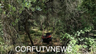Κέρκυρα:-Νεκρός-ο-οδηγός-της-γουρούνας-που-έπεσε-σε-χαντάκι-–-«Μάχη»-για-τη-ζωή-του-δίνει-ο-15χρονος-γιος-του