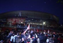 Άρσεναλ:-Έκρηξη-χαράς-από-οπαδούς-έξω-από-το-emirates,-για-την-κατάκτηση-της-premier-league