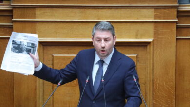 Ανδρουλάκης-κατά-κυβέρνησης-για-υποκλοπές:-«Δε-θα-σιωπήσω,-το-παρακράτος-θα-πληρώσει-μέρα-μεσημέρι»