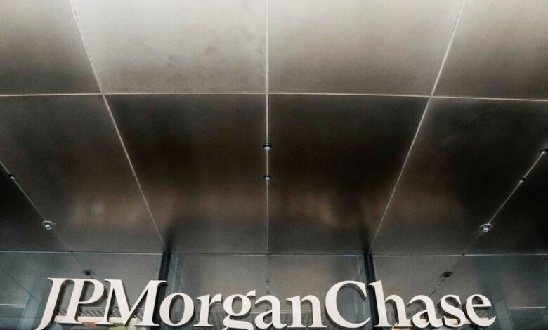 Σκάνδαλο-στην-jp-morgan:-Στέλεχος-κατηγορεί-συνάδελφό-του-για-σεξουαλική-παρενόχληση-–-Στην-αντεπίθεση-η-37χρονη,-«μου-κατέστρεψε-τη-ζωή»