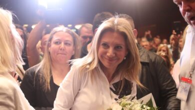 «Ελπίδα-για-τη-Δημοκρατία»:-«Η-πρώτη-Χάρτα-ήταν-του-Ρήγα,-η-δεύτερη-της-Μαρίας-Καρυστιανού»-–-Θερμό-κλίμα-στο-Ολύμπιον-για-το-νέο-κόμμα