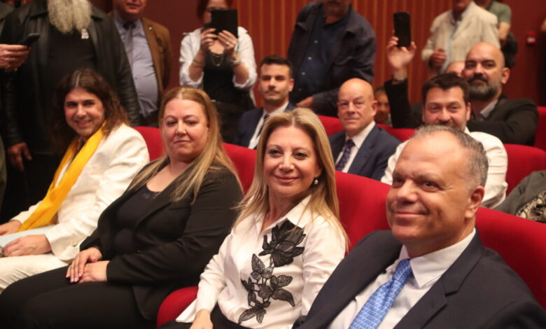 Οι-«άνθρωποι»-της-Μαρίας-Καρυστιανού:-Ο-γιος-της-Βασιλικής-Θάνου,-ο-Παναγιώτης-Ψωμιάδης-και-ο-πρώην-βουλευτής-του-ΚΚΕ