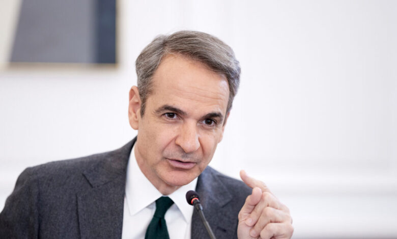 Σύσκεψη-υπό-Μητσοτάκη-για-την-αντιπυρική-περίοδο:-Σχέδιο-με-18804-πυροσβέστες,-4.299-οχήματα,-πάνω-από-80-εναέρια-μέσα-και-100-βάσεις-drones