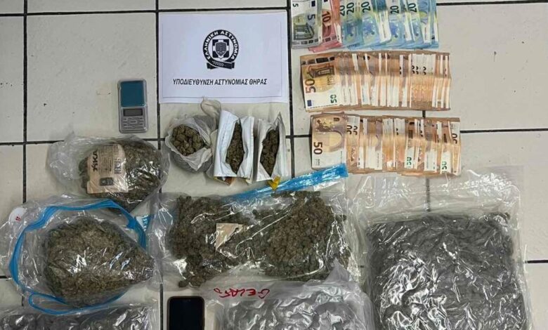 Σαντορίνη:-«Λαβράκι»-από-τον-έλεγχο-της-ΕΛΑΣ-σε-17-σπίτια-–-Δύο-συλλήψεις-και-πάνω-από-4,5-κιλά-κάνναβης