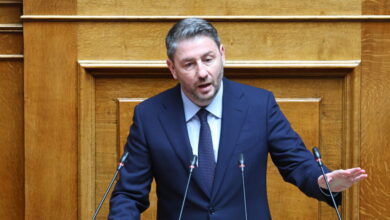 Το-ΠΑΣΟΚ-καταγγέλλει-«θεσμική-παρακμή»:-Απειλεί-με-σκληρή-κλιμάκωση-σε-περίπτωση-151-ψήφων-για-την-Εξεταστική