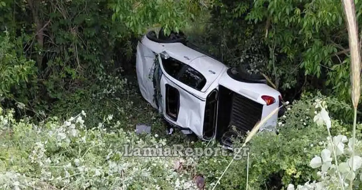 Τροχαίο-στη-Φθιώτιδα:-Αγροτικό-έχασε-τον-έλεγχο,-έκανε-τούμπες-και-κατέληξε-σε-χωράφια-–-Ελαφρά-τραυματίες-οι-επιβαίνοντες