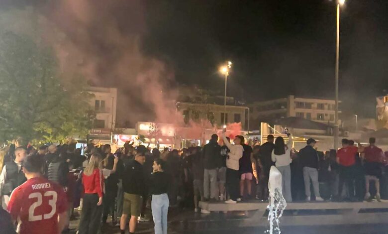 Τρίκαλα:-Πανηγυρισμοί-μετά-τον-αγώνα-του-Ολυμπιακού