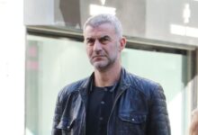 Γωγώ-Μαστροκώστα:-«Ο-Τραϊανός-Δέλλας-έφευγε-με-την-τελευταία-πτήση-για-Αθήνα-και-επέστρεφε-το-πρωί-άυπνος-για-να-την-δει-για-λίγες-ώρες»