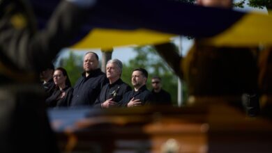 Ο-Ζελένσκι-έθαψε-σαν…-ήρωα-και-τον-Ναζί-Μέλνικ