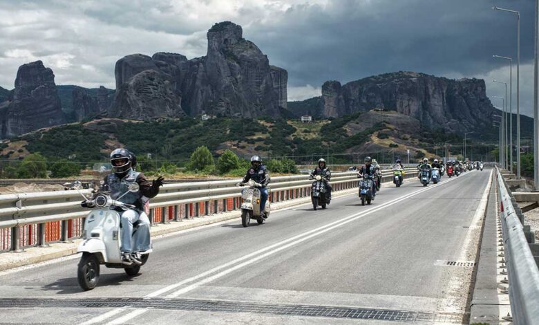 vespa-στα-Μετέωρα:-Συνάντηση-με-κοινωνικό-μήνυμα