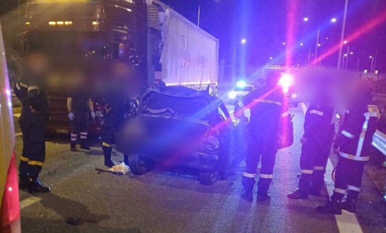 Νταλίκα-έπεσε-σε-ΙΧ-στην-Ιονία-Οδό-–-Ένας-νεκρός-και-μία-τραυματίας-που-ήταν-στο-αυτοκίνητο