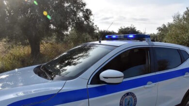 Θεσσαλονίκη:-Χειροπέδες-σε-τρεις-ανήλικους-που-«χτύπησαν»-κατάστημα-ψιλικών-στην-Τριανδρία-–-Επέστρεψαν-σε-κατάστημα-κράτησης-νέων