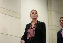 axios:-Η-πρώην-υπουργός-Δικαιοσύνης-Παμ-Μπόντι-διαγνώστηκε-με-καρκίνο-μετά-την-αποπομπή-της-από-τον-Τραμπ