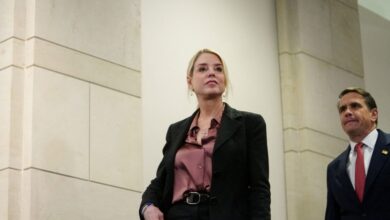 axios:-Η-πρώην-υπουργός-Δικαιοσύνης-Παμ-Μπόντι-διαγνώστηκε-με-καρκίνο-μετά-την-αποπομπή-της-από-τον-Τραμπ