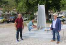 Επανέρχεται-στη-φυσική-και-ιστορική-του-θέση-το-Μνημείο-Εθνικής-Αντίστασης-για-τη-Μάχη-της-Πόρτας