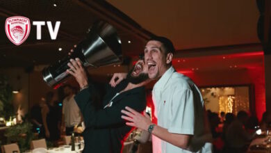 Ολυμπιακός:-Η-κούπα-της-euroleague,-η-φωτογραφία-με-Μπαρτζώκα-στο-πέτο-και-το-σόου-του-Φουρνιέ-στο-γλέντι-των-Πειραιωτών