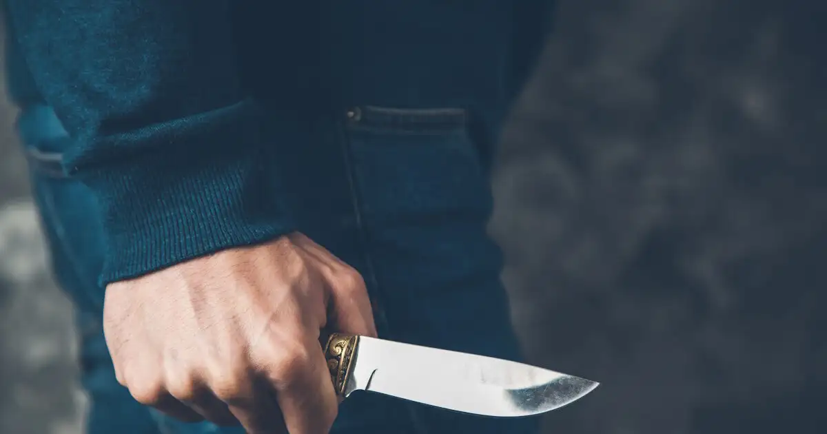 Χανιά:-30χρονος-βρέθηκε-μαχαιρωμένος-μέσα-στο-σπίτι-του-–-Νοσηλεύεται-σε-σταθερή-κατάσταση