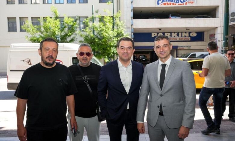 Στο-Πανελλήνιο-Συνέδριο-Εξωτερικών-Φρουρών-ο-Κώστας-Σκρέκας