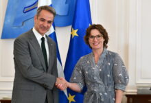 Μητσοτάκης-σε-Ευρωπαία-Επίτροπο-Περιβάλλοντος:-Η-Ευρώπη-να-δεσμεύσει-περισσότερους-πόρους-για-πρόληψη-πυρκαγιών