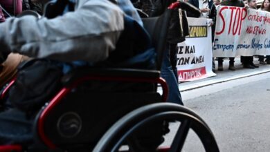 Θεσσαλονίκη:-«Την-ξέχασαν-δεμένη-με-τη-ζώνη-και-μόνη-της»-λέει-ο-πατέρας-της-17χρονης-ΑμεΑ-που-την-άφησαν-για-2-ώρες-μέσα-σε-λεωφορείο