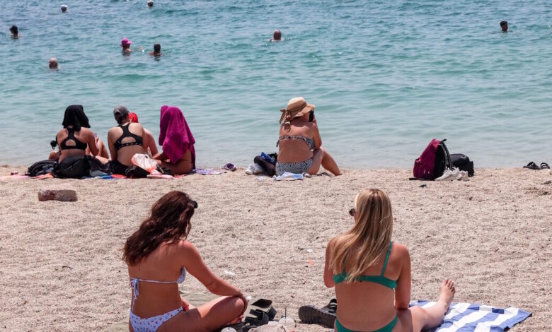 Καιρός:-«Θερίζει»-ο-θερμικός-θόλος-την-Δυτική-Ευρώπη,-στους-18-οι-νεκροί-–-«Καύσωνας»-με-33αρια-του-Αγίου-Πνεύματος-στην-Ελλάδα