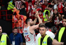 Οπαδοί-του-Ολυμπιακού-πήγαν-στο-σπίτι-του-Άλεκ-Πίτερς-για-να-του-ζητήσουν-να-μείνει-στην-ομάδα