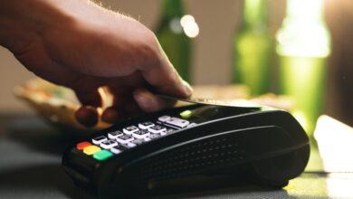 Φοροδιαφυγή:-Στο-μικροσκόπιο-της-ΑΑΔΕ-τα-pos-και-η-διασύνδεση-με-τις-ταμειακές-μηχανές